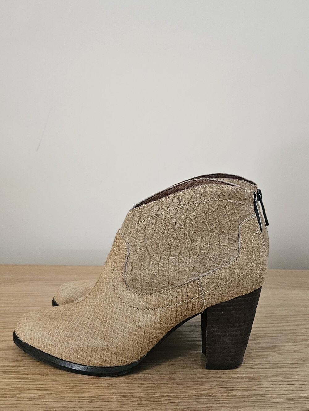 UGG Charlotte Snake Embossed Calf Hair Ankle Booties Tan Beige Women's US 8 EU39